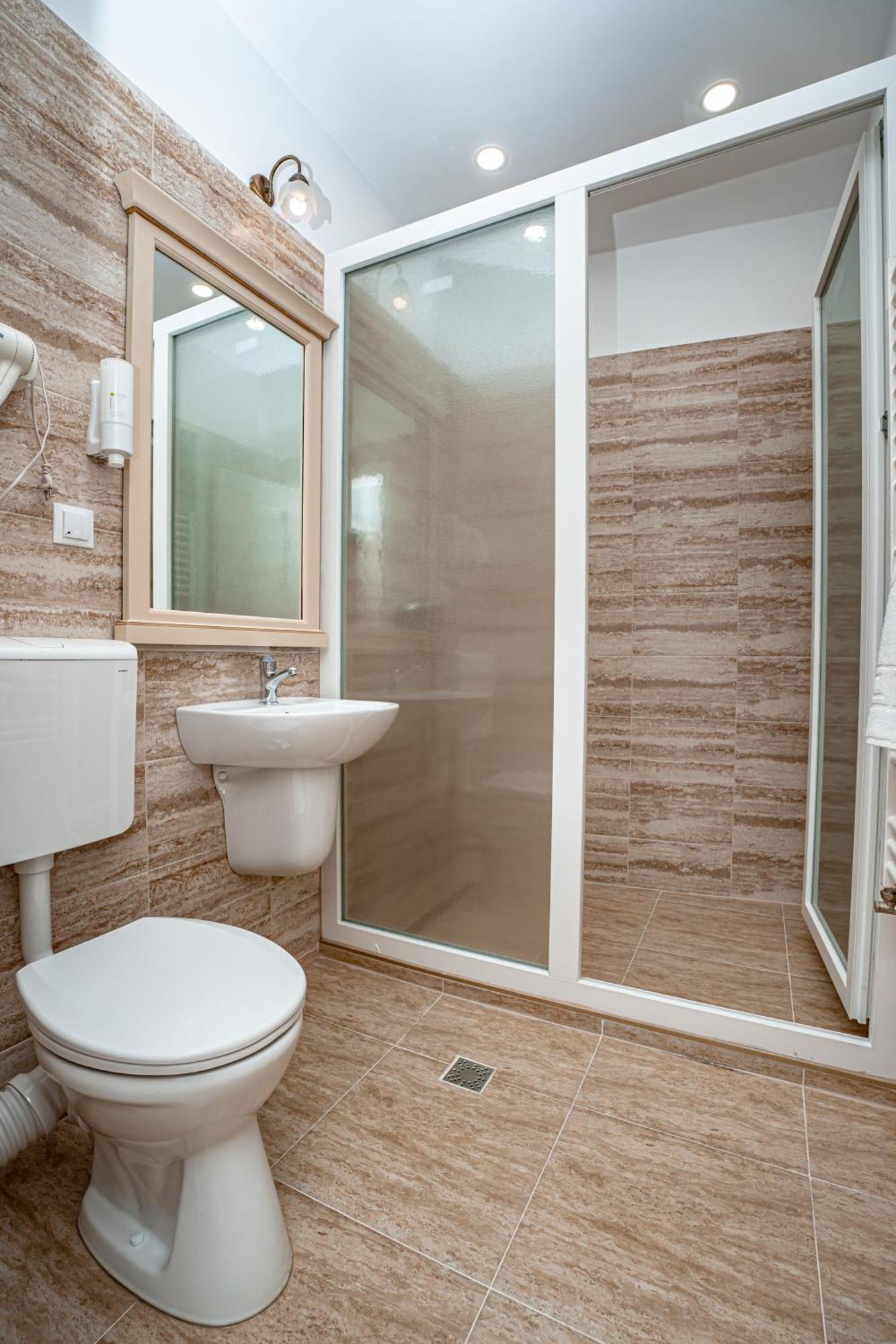 Hotel Rin Sibiu Buitenkant foto